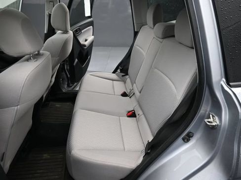Used 2018 Subaru Forester 2.5i Premium AWD/4WD image 12