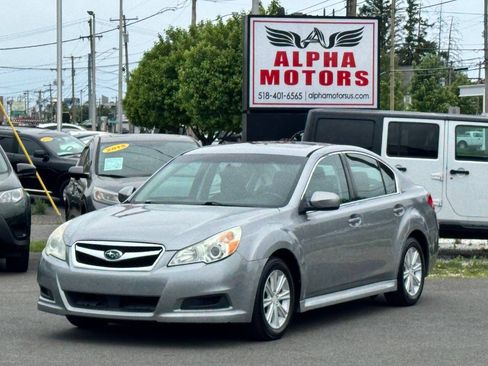 Used 2011 Subaru Legacy 2.5i Premium AWD/4WD image 3