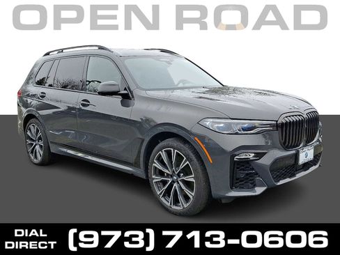 Used 2022 BMW X7 M50i image 1
