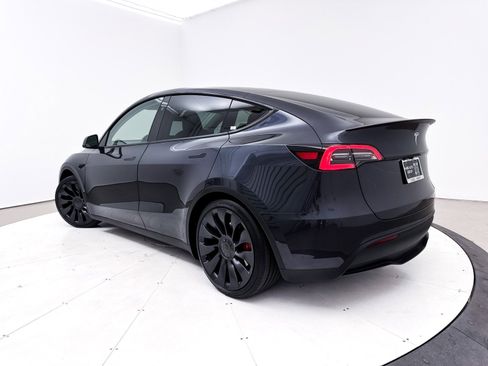 Used 2024 Tesla Model Y Performance image 2