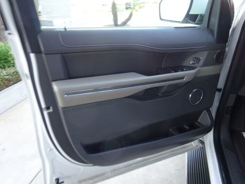 Used 2020 Ford Expedition XLT w/ Equipment Group 202A RWD image 26