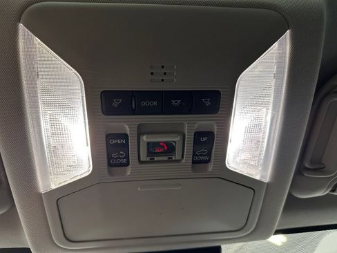Used 2022 Toyota RAV4 XLE Premium FWD image 33