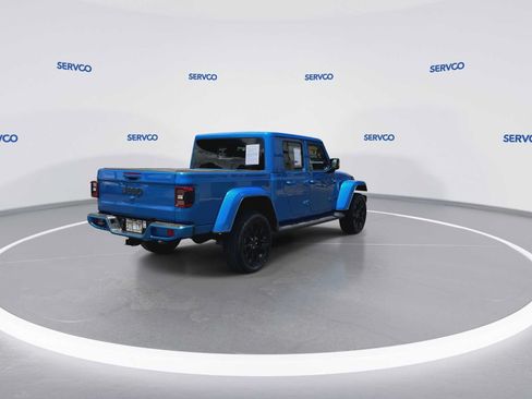 Used 2022 Jeep Gladiator Overland AWD/4WD image 7