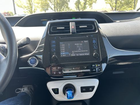 Used 2016 Toyota Prius Two FWD image 19