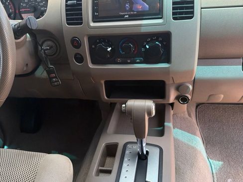 Used 2008 Nissan Frontier SE w/ SE Value Truck Pkg RWD image 14