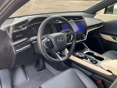 Used 2023 Lexus RZ 450e Premium image 16