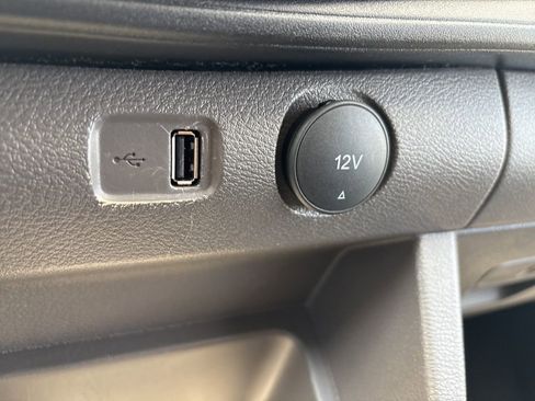 Used 2023 Ford Transit 350 XLT image 24