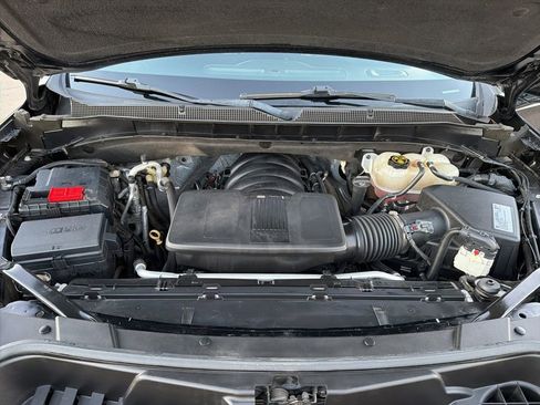 Used 2021 Chevrolet Suburban Z71 w/ Z71 Signature Package image 35