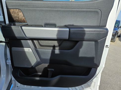 Used 2024 Ford F250 Lariat w/ Chrome Package image 29