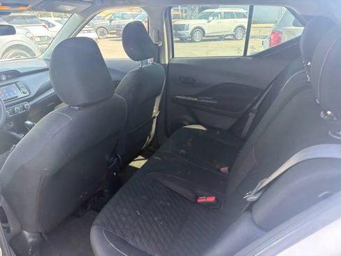 Used 2021 Nissan Kicks S FWD image 8
