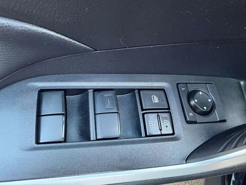 Used 2022 Toyota RAV4 LE AWD/4WD image 10