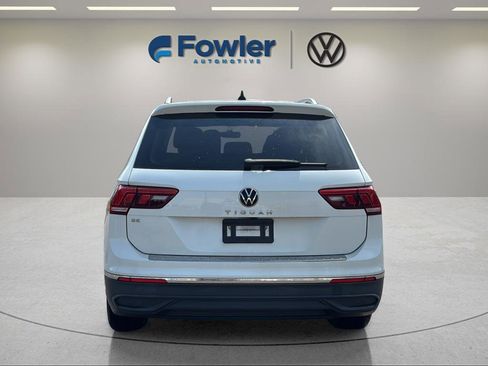 Used 2022 Volkswagen Tiguan SE FWD image 6