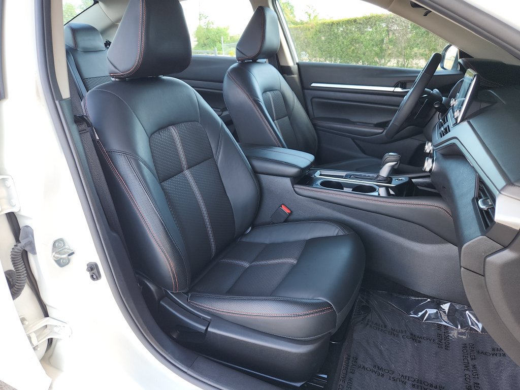 Used 2024 Nissan Altima 2.5 SR FWD image 16