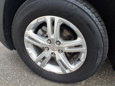 Used 2022 GMC Terrain SLE w/ Driver Convenience Package image 9