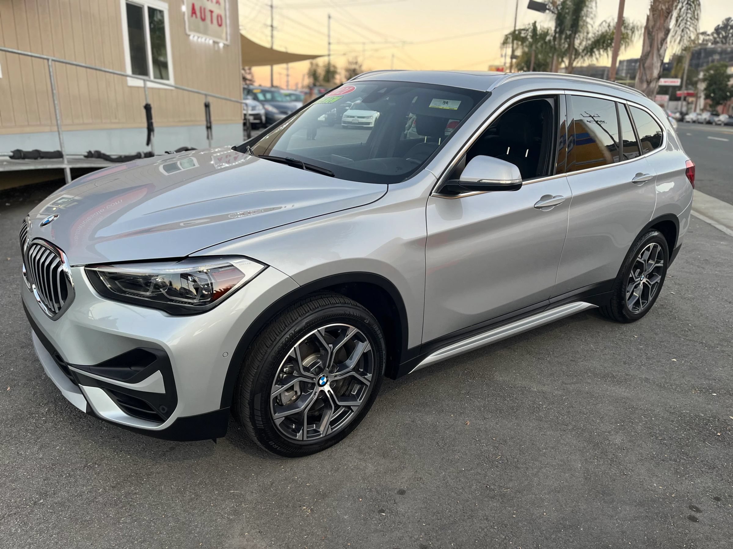 Used 2021 BMW X1 xDrive28i w/ Premium Package AWD/4WD image 3