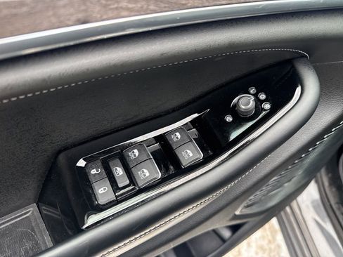 Used 2022 Jeep Grand Cherokee Overland image 11