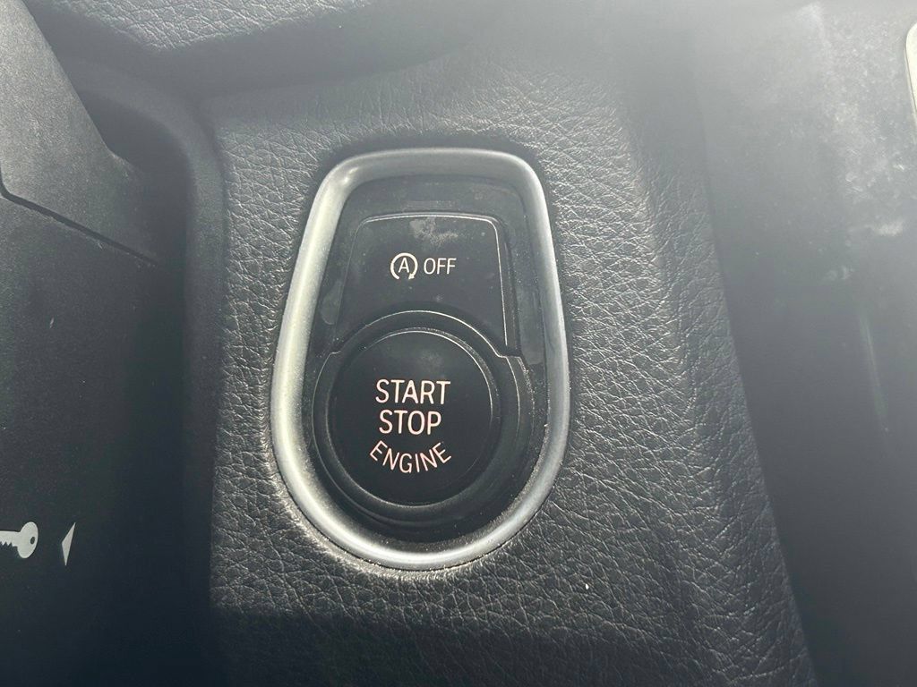 Used 2019 Jeep Cherokee Limited FWD image 5