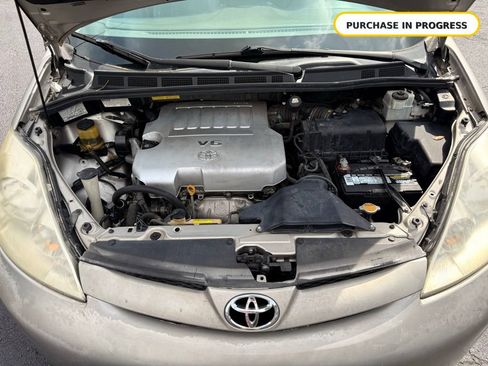 Used 2009 Toyota Sienna CE FWD image 30
