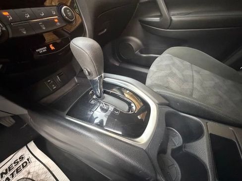 Used 2016 Nissan Rogue S AWD/4WD image 22