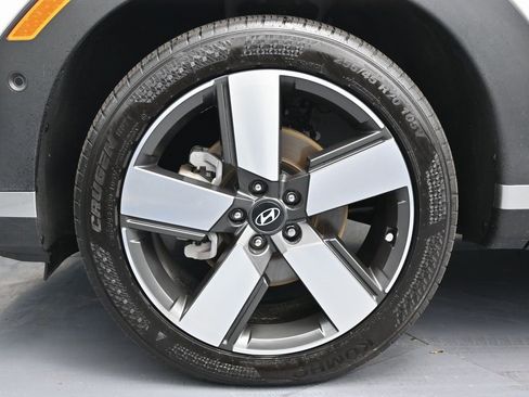 Used 2024 Hyundai Santa Fe Limited image 12