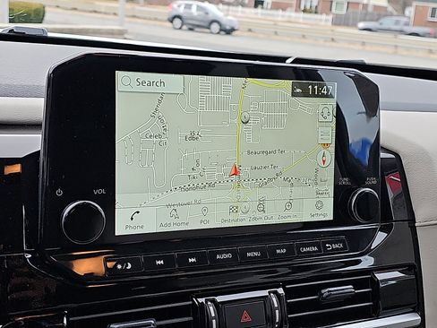 New 2025 Nissan Pathfinder SL image 11