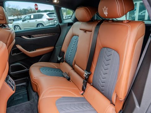 Used 2022 Maserati Levante GT image 21