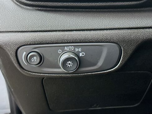 Used 2022 Chevrolet Bolt LT w/ Driver Confidence Package FWD image 16