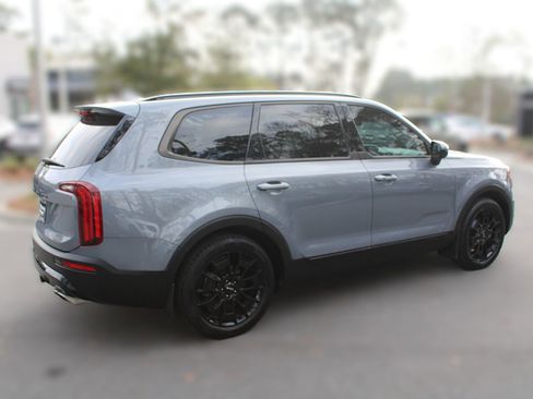 Used 2022 Kia Telluride SX w/ SX Prestige Package image 14