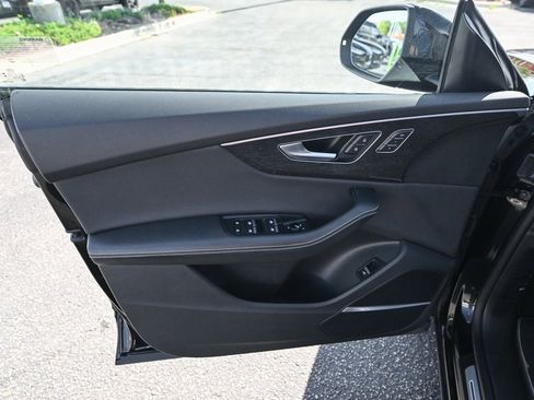 Used 2022 Audi Q8 Premium Plus image 20