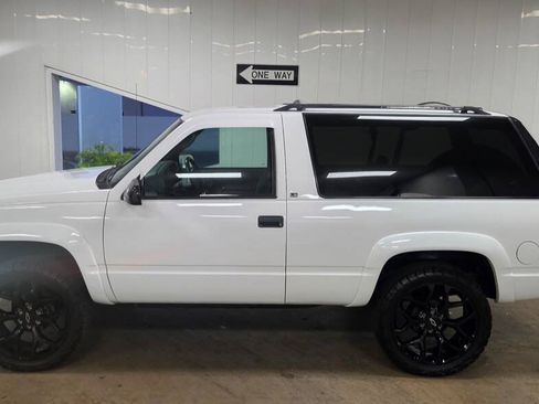 Used 1995 Chevrolet Tahoe 4WD 2-Door image 1