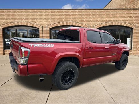 Used 2020 Toyota Tacoma TRD Sport AWD/4WD image 3