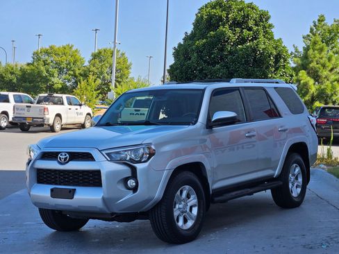 Used 2018 Toyota 4Runner SR5 RWD image 3