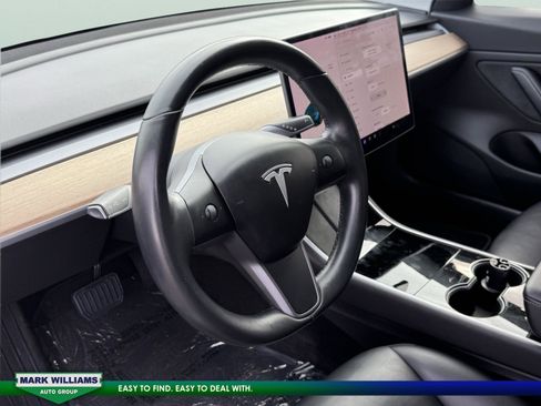 Used 2018 Tesla Model 3 image 18