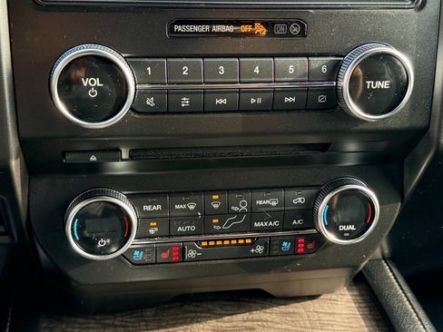 Used 2018 Ford Expedition Limited w/ Equipment Group 301A image 45