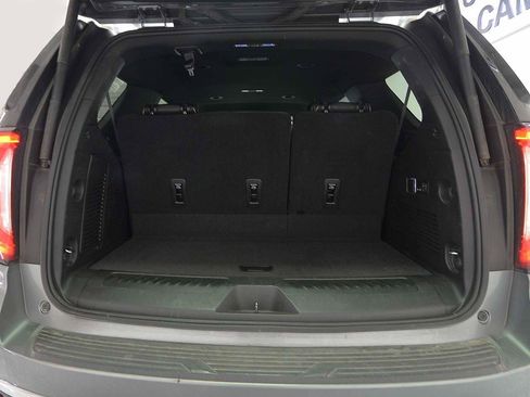 Used 2021 GMC Yukon SLT w/ SLT Luxury Package image 12