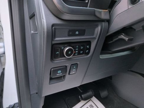 Used 2025 Ford F150 Lariat AWD/4WD image 13