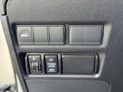 Used 2017 Nissan Armada SL w/ Moonroof Package image 19