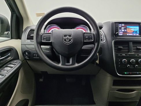 Used 2020 Dodge Grand Caravan SE image 22