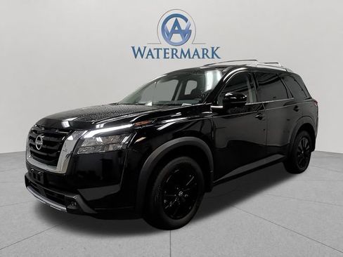 Used 2025 Nissan Pathfinder SL w/ Lighting Package (N92) AWD/4WD image 1
