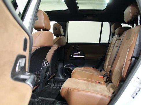 Certified 2024 Mercedes-Benz GLB 250 4MATIC image 29