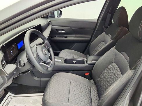 Used 2025 Nissan Kicks SV FWD image 18