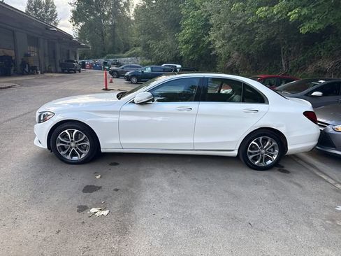 Used 2015 Mercedes-Benz C 300 4MATIC Sedan image 4