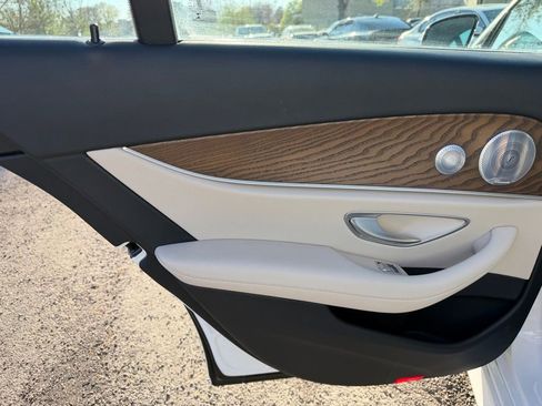 Used 2020 Mercedes-Benz E 350 Sedan image 23
