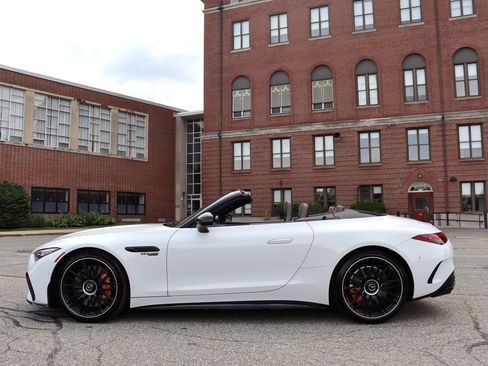 Used 2025 Mercedes-Benz SL 63 AMG 4MATIC image 35