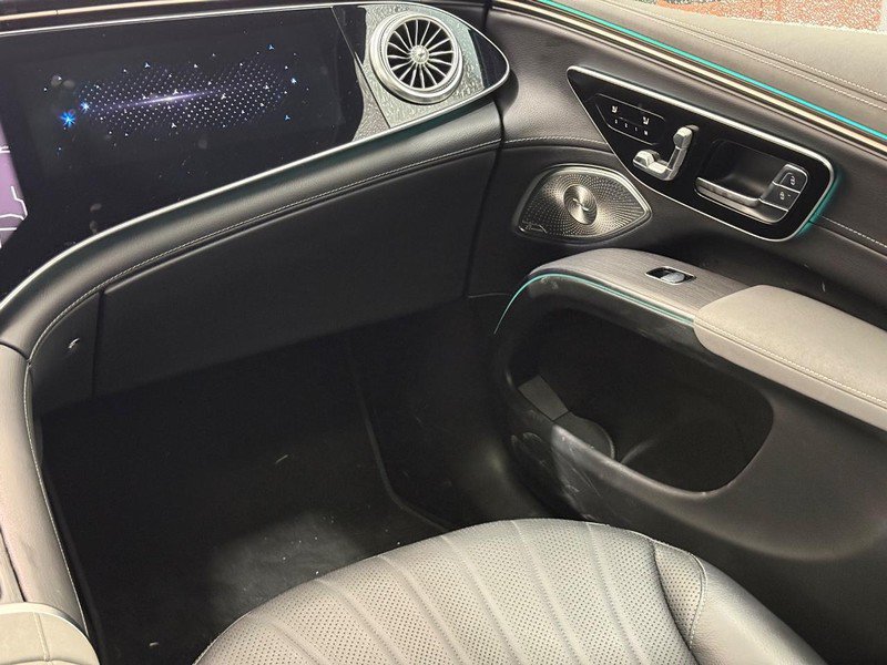 Used 2023 Mercedes-Benz EQS 580 4MATIC SUV image 12
