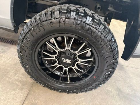 Used 2022 RAM 2500 Tradesman w/ Chrome Appearance Group AWD/4WD image 30