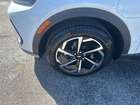 New 2026 Chevrolet Equinox EV LT image 10