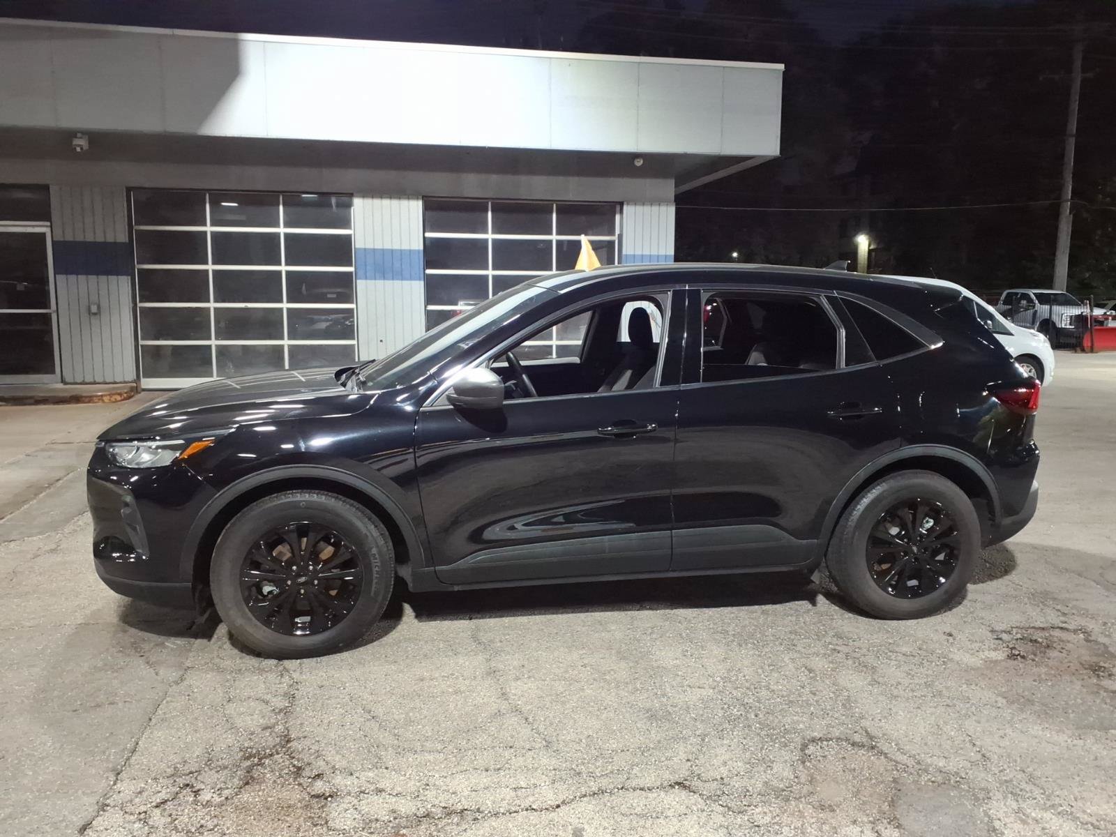 Certified 2024 Ford Escape Active w/ Cold Weather Package FWD image 6