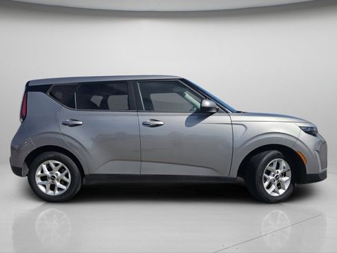 Used 2023 Kia Soul LX w/ Option Group 015 FWD image 23