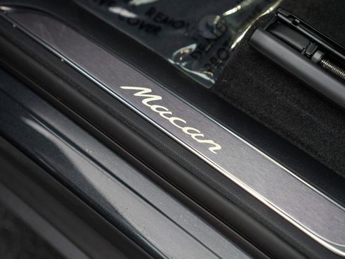 New 2026 Porsche Macan image 12